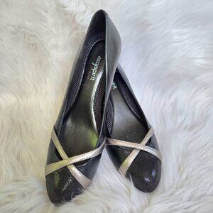 EASY SPIRIT Women's Leather Nerissa Closed Toe Classic Pumps Black Size 9.5 M